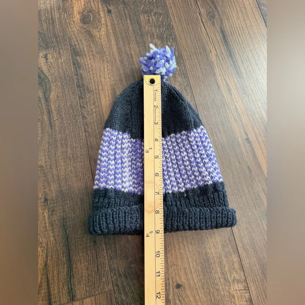 Vintage Australian Woolshed Hand Knit Pure Wool Pom Pom Hat